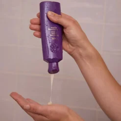 Oribe Serene Scalp Densifying Conditioner Hot